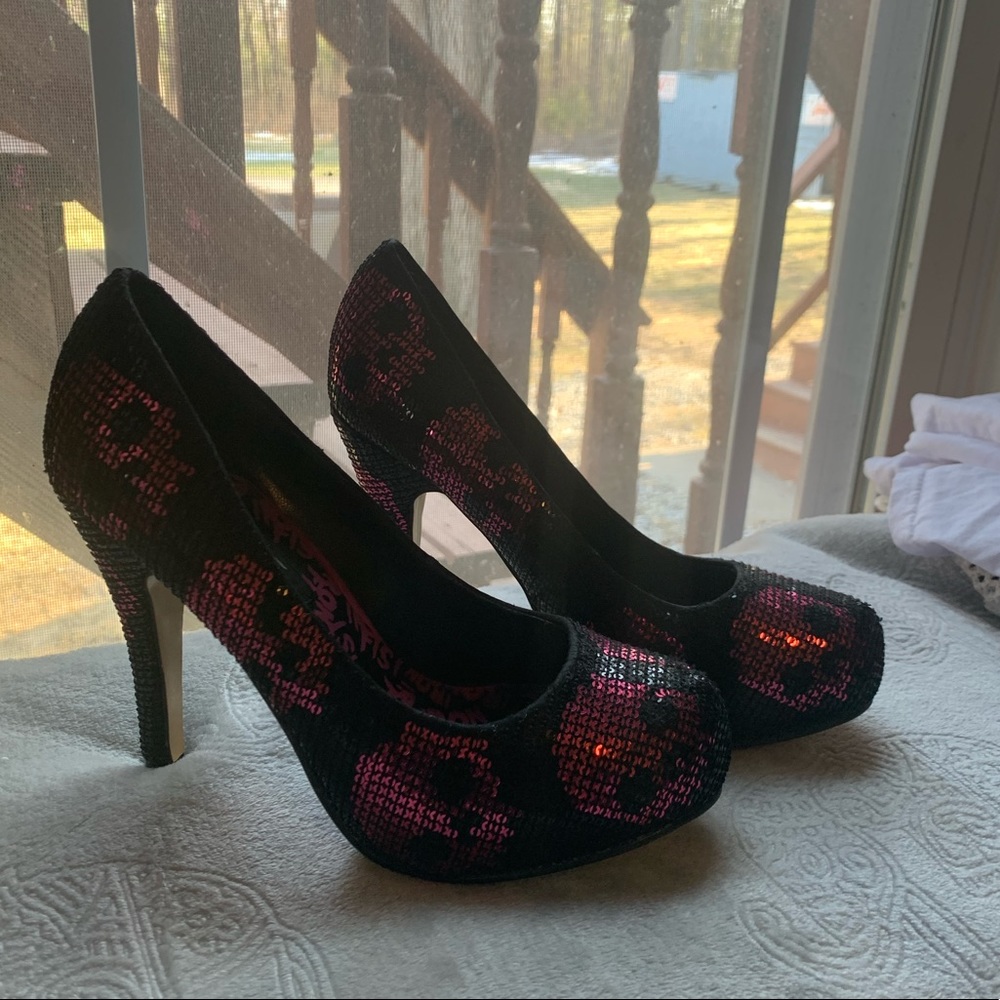 Iron Fist Skull Pumps ☠️